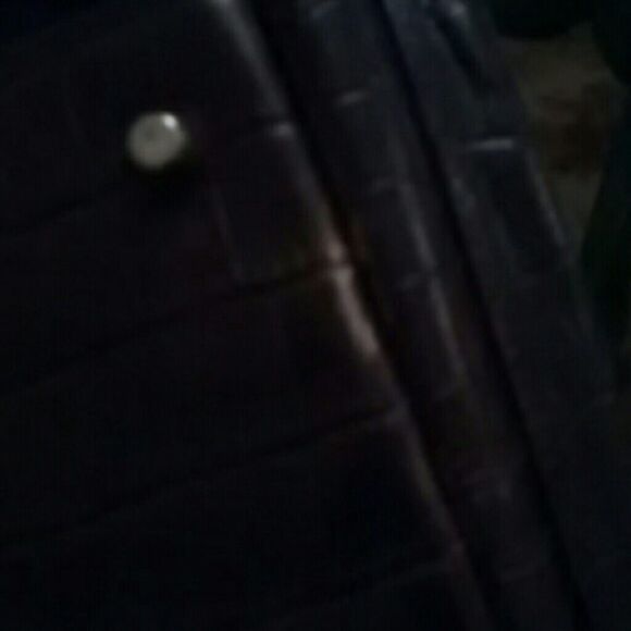 MAXX New York Embossed Leather Bag - Picture 7 of 7